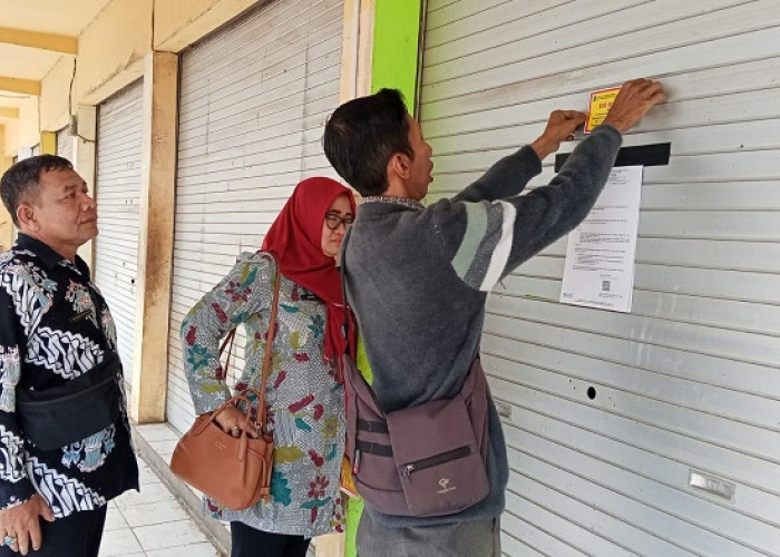 300 Kios Pasar di Jombang Disegel, Pedagang Baru Bisa Menempati