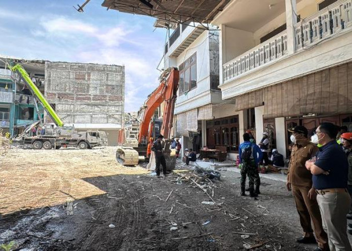 Evakuasi Korban Tragedi Ponpes Al Khoziny, Pemkab Sidoarjo dan BNPB Pastikan Rampung Selasa