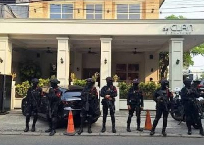 Kortastipidkor Polri Geledah Cafe de'Clan Jakarta Selatan Terkait Dugaan Korupsi dan TPPU