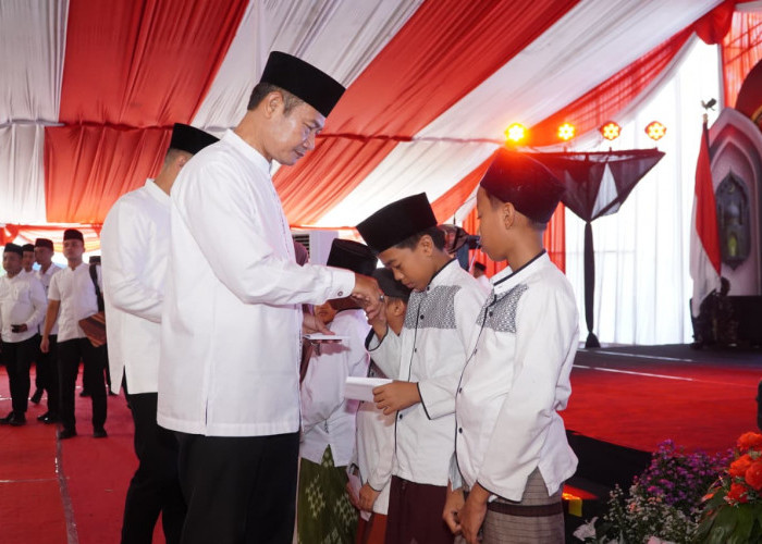 3.162 Hafidz-Hafidzah Lamongan Dikukuhkan, Pak Yes: Ini Investasi SDM Unggul dan Berkarakter