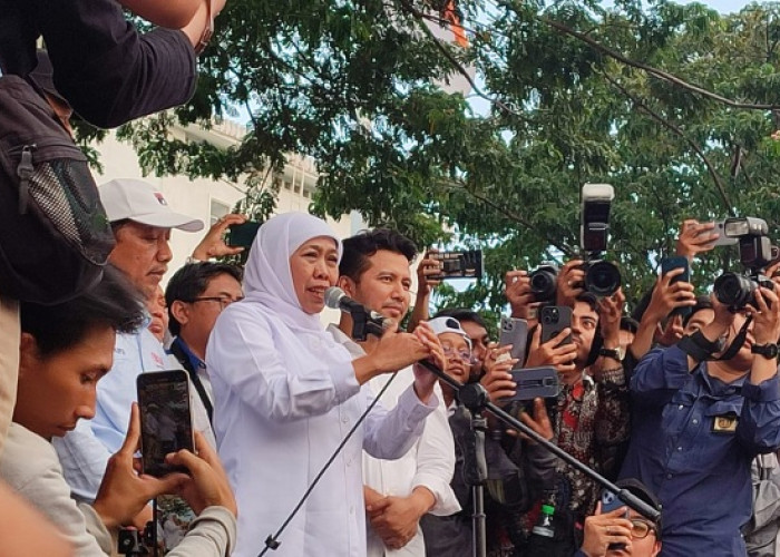 Gubernur Khofifah Umumkan 10 Ribu Pelatihan dan Beasiswa untuk Anak Buruh di Peringatan May Day 2025