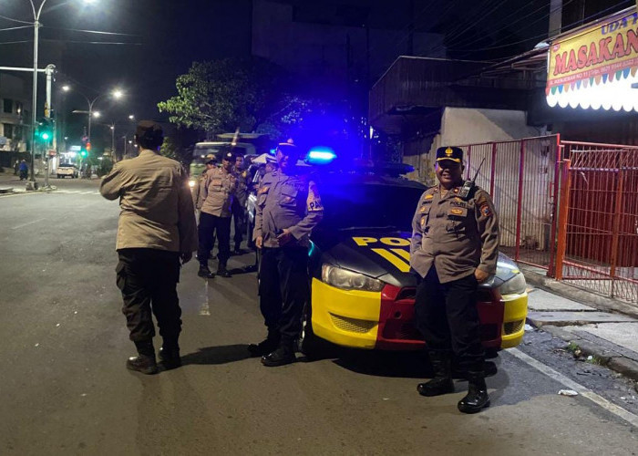 Polsek Simokerto Gelar Patroli Gabungan 2 Pilar di Simpang Kaliondo, Tekan Angka Kejahatan