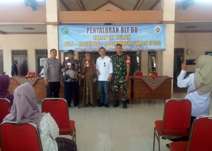 Pemdes Ketimang Wonoayu Salurkan BLT-DD Triwulanan untuk 33 Keluarga Penerima Manfaat