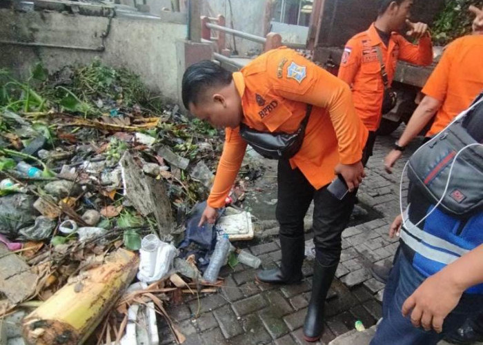 Jasad Bayi Laki-Laki Ditemukan Tersangkut di Rumah Pompa Medokan Semampir, Masih Ada Tali Pusar