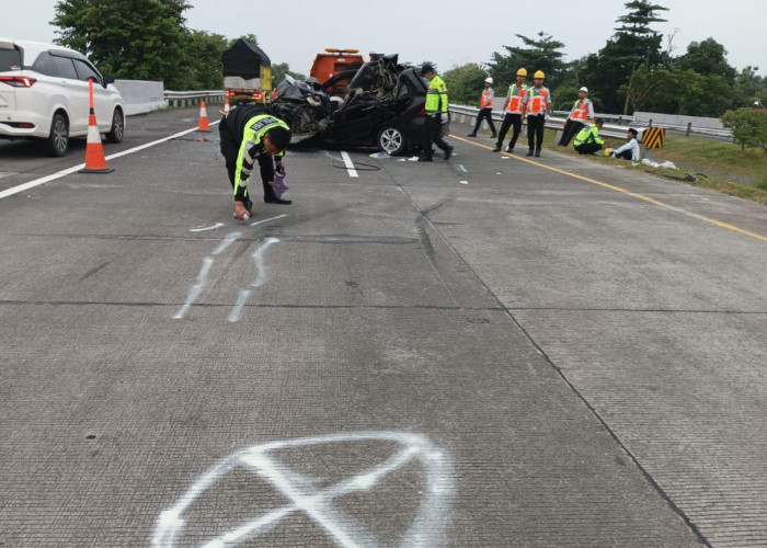 Kronologi Lakalantas Minibus di Tol Jombang yang Tewaskan Pegawai Dinsos Jatim