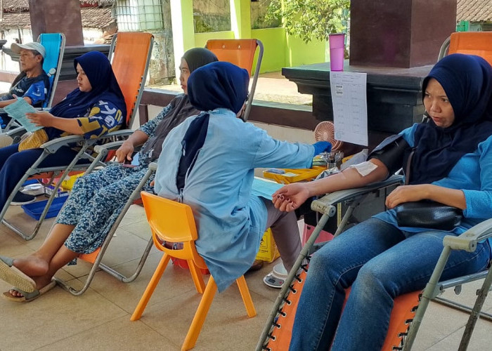 Solidaritas Tanpa Batas, Warga Bangsalsari Sumbang 77 Kantong Darah untuk PMI Jember