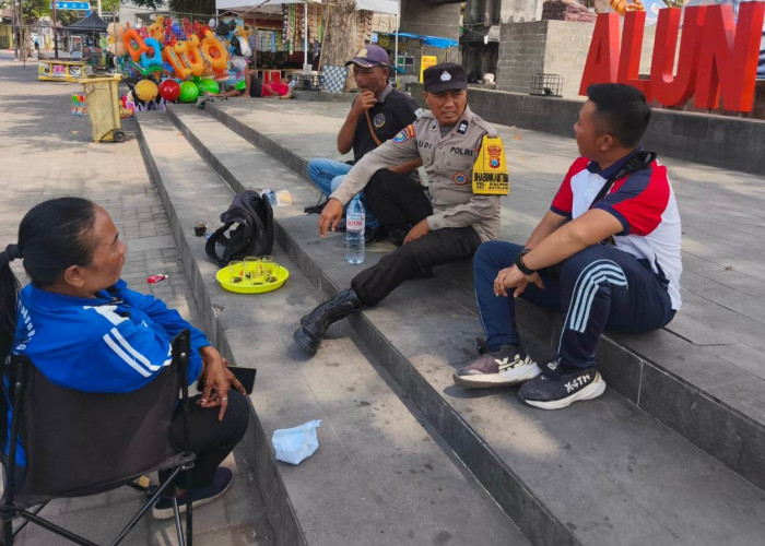 Serap Aspirasi, Polsek Lodoyo Timur Gelar Kopling di Alun-alun