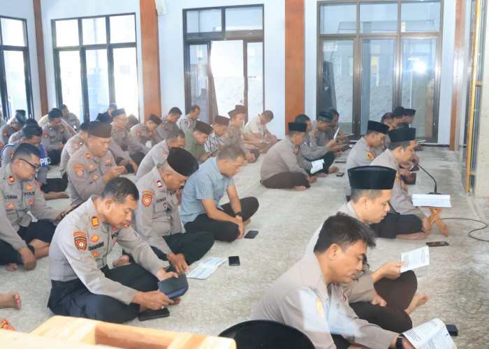 Perkuat Iman dan Kebersamaan, Polres Ngawi Rutin Gelar Dzikir Pagi dan Sore