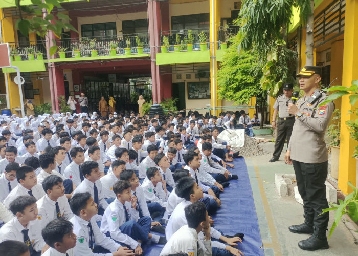 Polsek Bubutan Gelar Program Polisi Peduli Pendidikan di SMPN 43 Surabaya, Ajak Pelajar Jauhi Kenakalan Remaja