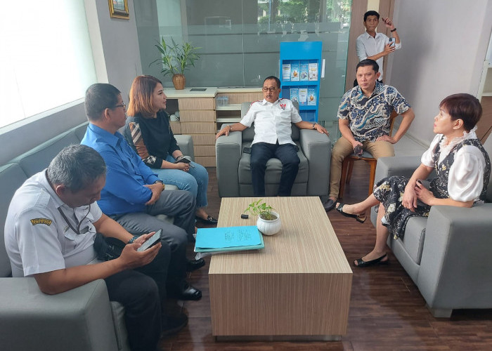 Wawali Surabaya Sidak ke Bank Jtrust, Mediasi Kasus Pesangon Mantan Karyawan yang Belum Dibayar