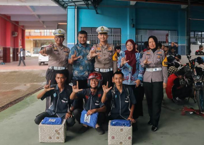 Polres Blitar Berikan Teguran Simpatik kepada Pelajar dalam Operasi Zebra Semeru 2025