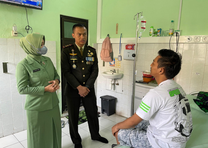 Wujud Kepedulian TNI, Dandim Jember Jenguk Anggota Sakit dan Istri yang Melahirkan di RSAD Baladhika Husada