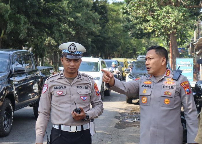 Gerak Cepat Polresta Banyuwangi Atasi Kepadatan Kendaraan di Kawasan KP3 Tanjung Wangi