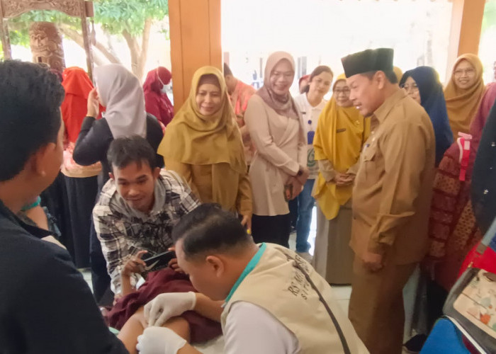 Tangis Histeris dan Aksi Jenaka Anak-Anak Warnai Khitanan Massal Gratis di Situbondo