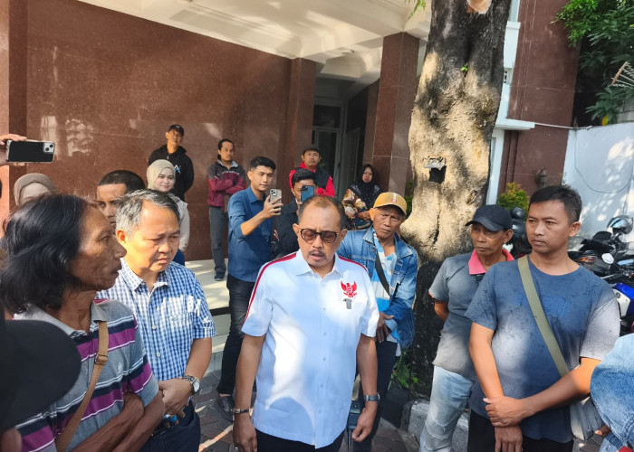 Imbas Penertiban Jalan Nias, Pelaku Usaha Terdampak Geruduk Rumah Aspirasi Cak Ji