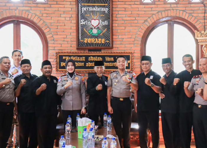 Kapolres AKBP Yenni Diarty Silaturahmi ke Padepokan PSHT, Ajak Jaga Kerukunan dan Jogo Bojonegoro