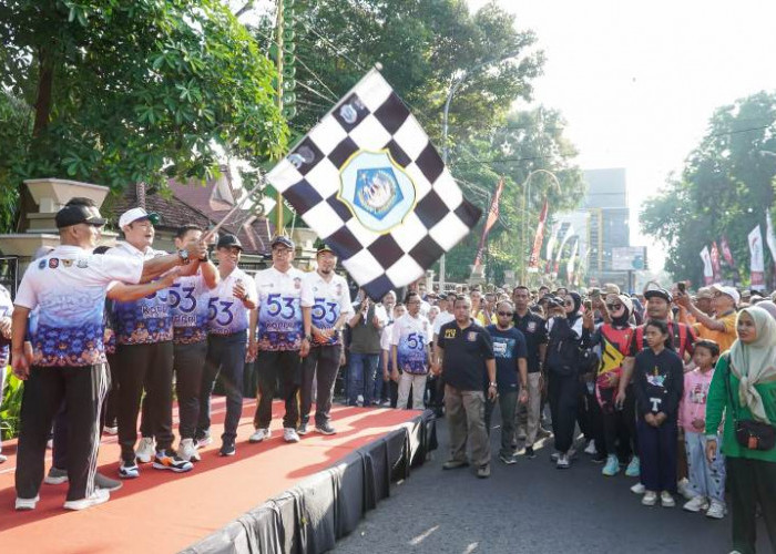 Jalan Sehat HUT Ke-53 Korpri di Lamongan, Songsong Indonesia Emas