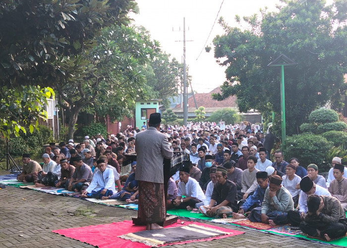 Ratusan Jemaah Al Furqon Rayakan Kemenangan Idulfitri, Salat Id di Halaman SDN Tawangsari