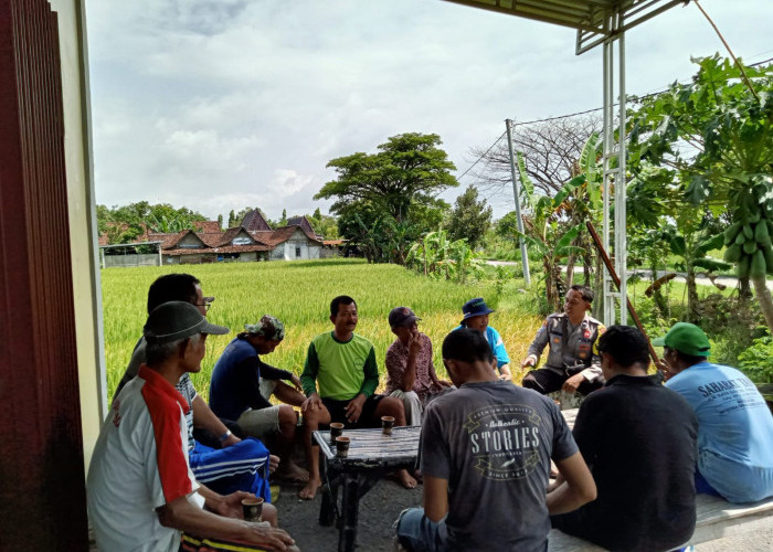 Polisi Ngawi Gelar Ngobras, Pererat Silaturahmi dengan Masyarakat Pangkur 