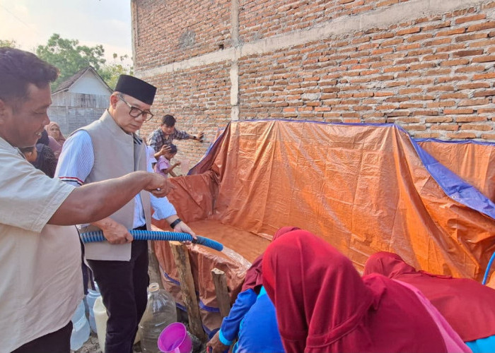 Krisis Air Bersih di Ngawi, Kanang Salurkan 10.000 Liter Air untuk Warga Desa Ngancar