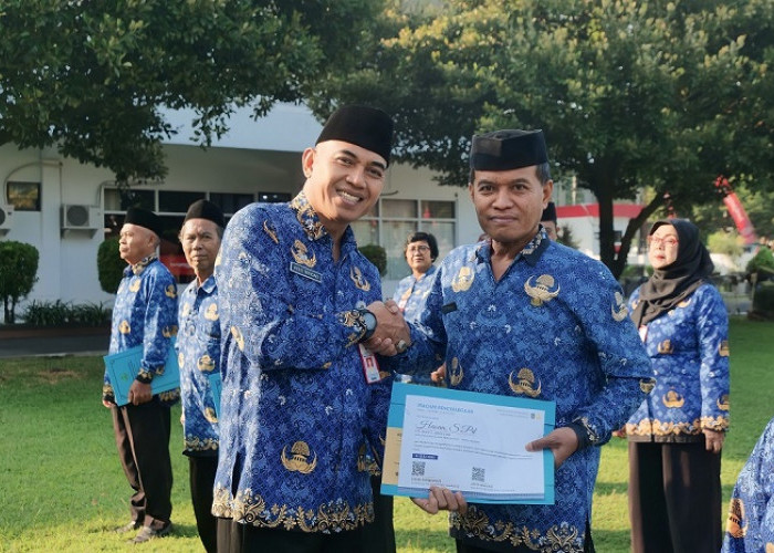 Sekda Lumajang Lepas 28 ASN Purna Tugas, Apresiasi Pengabdian Lebih Dua Dekade