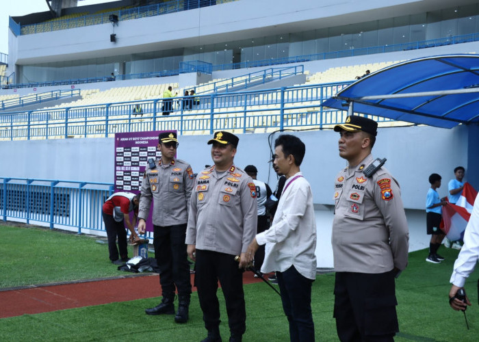 Kapolres Gresik Pimpin Pengamanan ASEAN U-17 Boys Championship 2026, Pertandingan Perdana Aman dan Kondusif