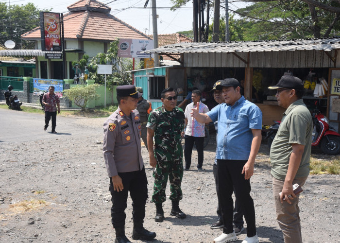 Tinjau Persimpangan Jabon, Bupati Sidoarjo Instruksikan Pelebaran Jalan Demi Kenyamanan Warga