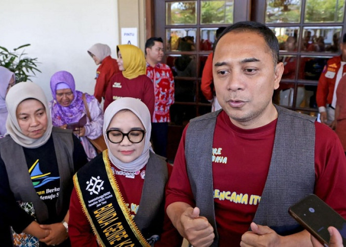 Harganas Ke-33, Wali Kota Surabaya  Eri Cahyadi Tekankan Ayah Wajib Hadir  untuk Anak