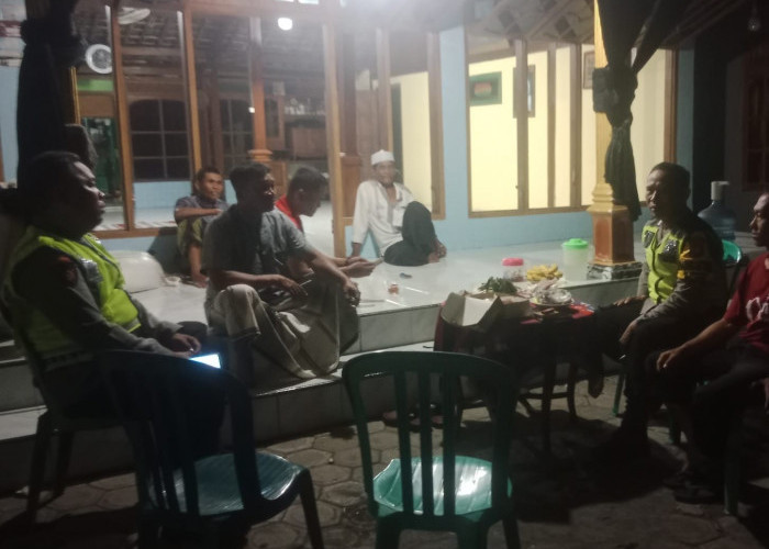 Ajak Warga Gerih Jaga Kamtibmas, Polisi Ngawi Patroli Dialogis 