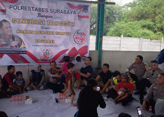 Kapolrestabes Surabaya Bersama Kapolsek Sawahan Berbagi Kasih, Edukasi Anak-Anak tentang Bahaya Narkoba