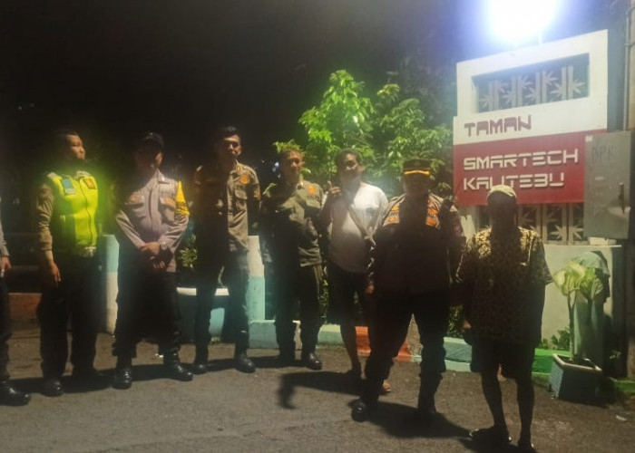 Patroli Polsek Simokerto Amankan Wilayah dari Potensi Tawuran dan Kejahatan Jalanan