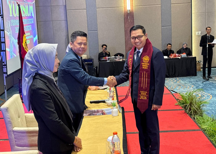 Momen Istimewa Yudisium FH Unmer Madiun, Plt Wali Kota F Bagus Panuntun Resmi Raih Gelar SH