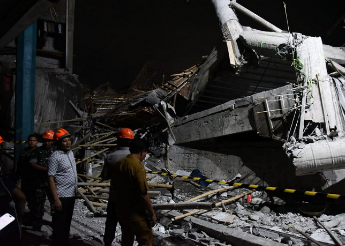 Bupati Sidoarjo Sampaikan Duka Mendalam untuk Korban Runtuhnya Musala Ponpes Al Khoziny