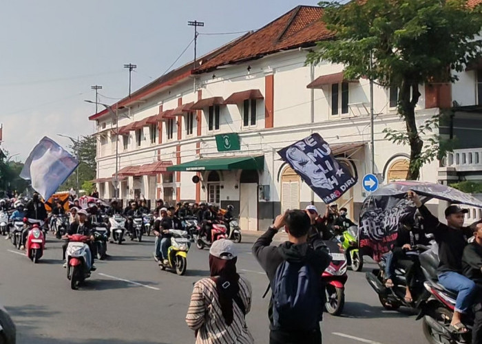 Ribuan Massa PSHT Mulai Kepung Mapolrestabes Surabaya