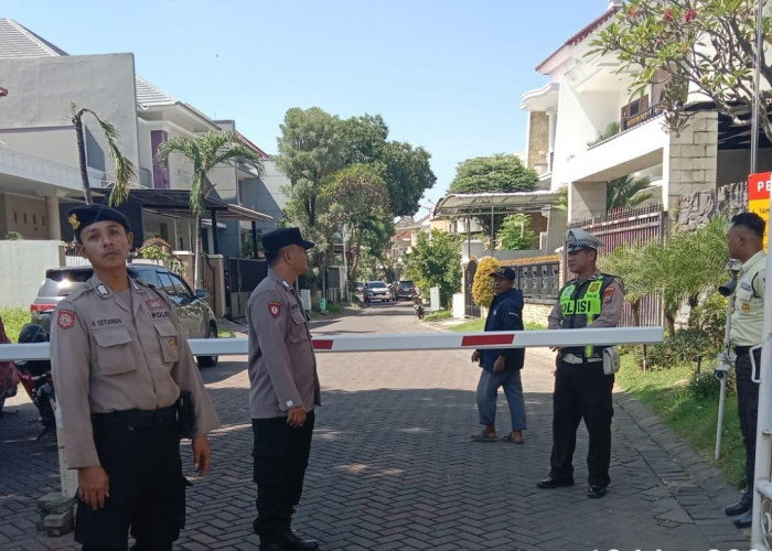 Antisipasi 3C di Kawasan Elite, Kapolsek Lakarsantri Pimpin Patroli Dialogis di Citraland