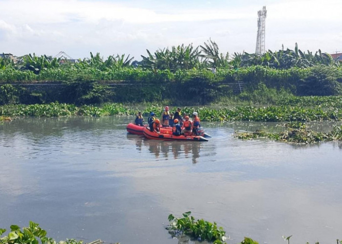 Balita Babatan Wiyung yang Terseret Arus Saluran Air Ditemukan Tak Bernyawa