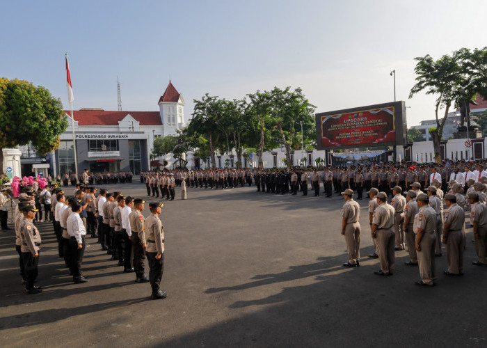 158 Personel Polrestabes Surabaya Naik Pangkat, 90 Masuk Masa Purna Tugas