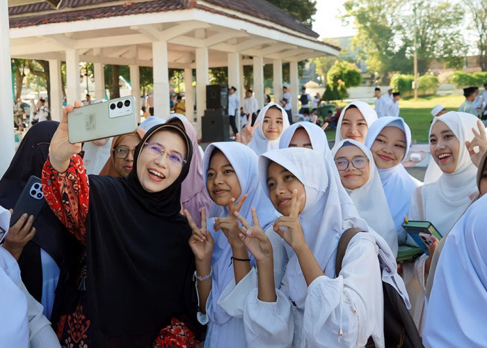 Ratusan Santri se-Kabupaten Lumajang Sambut Tahun Baru Islam di Alun-alun