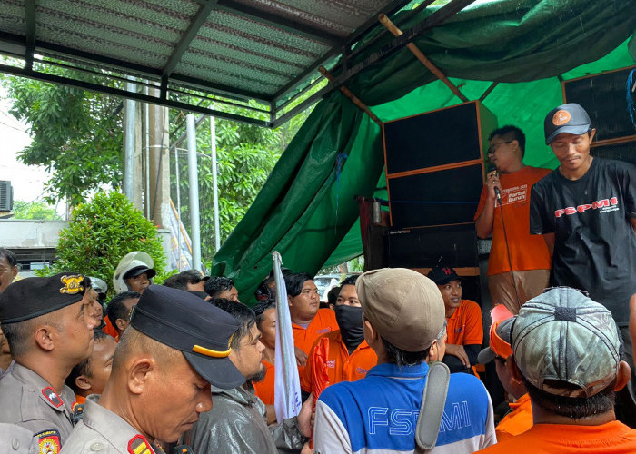 Puluhan Massa Geruduk Kantor BPN Surabaya, Sampaikan 3 Tuntutan