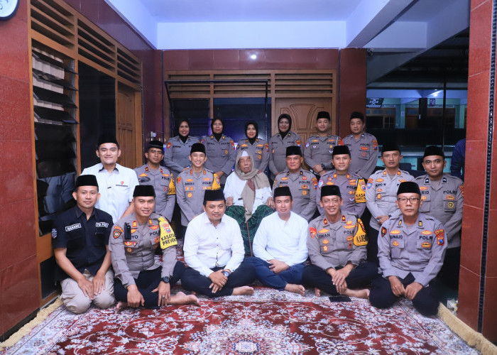 Pererat Ukhuwah, Kapolres Kediri Kota Silaturahmi ke Ulama Ponpes Al-Falah Ploso