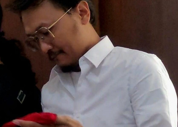 Hancurkan Rumah Tetangga Pakai Excavator, Permadi Wahyu Dwi Mariyono Jadi Pesakitan