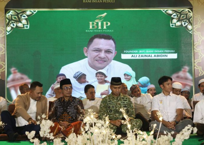 Santuni 3.000 Anak Yatim, Yayasan Bani Insan Peduli Pamekasan Raih Rekor MURI