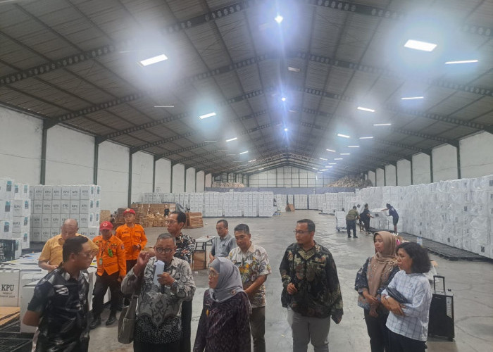 Pjs Wali Kota Surabaya Pastikan Kesiapan Logistik Pilkada 2024, Sarankan Tambah AC dan Perketat Keamanan