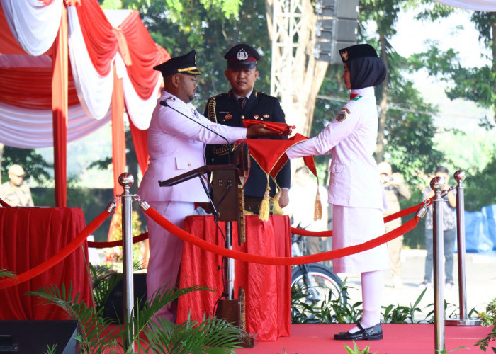 Upacara HUT Ke-80 Kemerdekaan Republik Indonesia di Gresik Berlangsung Khidmat