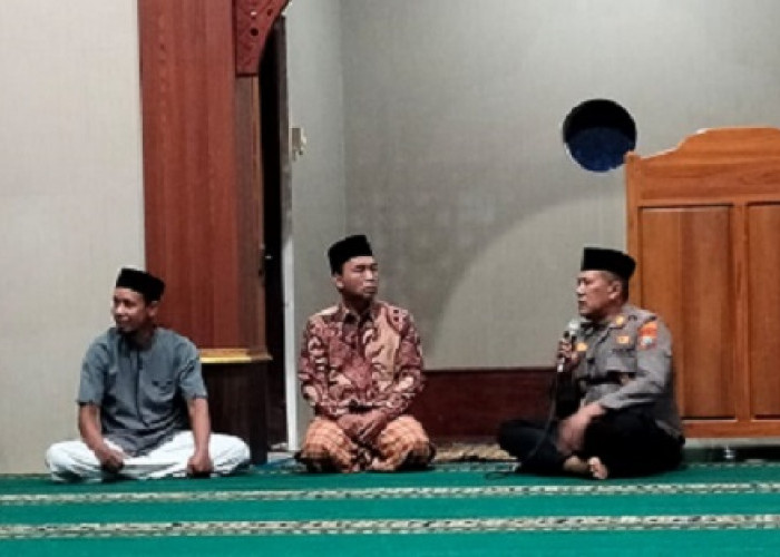 Gelar Patroli Subuh, Strategi Polsek Garum Jaga Keamanan dan Kenyamanan Warga