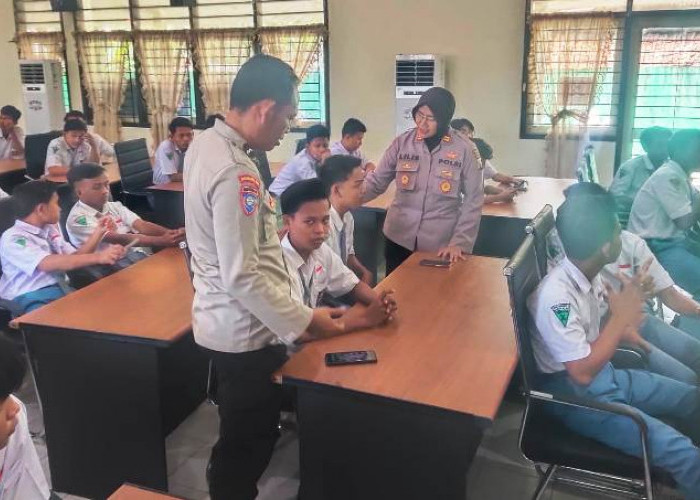 Satbinmas Polres Bangkalan Gelar Sosialisasi Bahaya Judol di SMKN 1