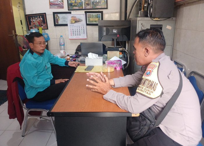 Dukung Program Prioritas Kapolri, Bhabinkamtibmas Polsek Bubutan Sambangi SD Pancasila Pantau Pelaksanaan TKA