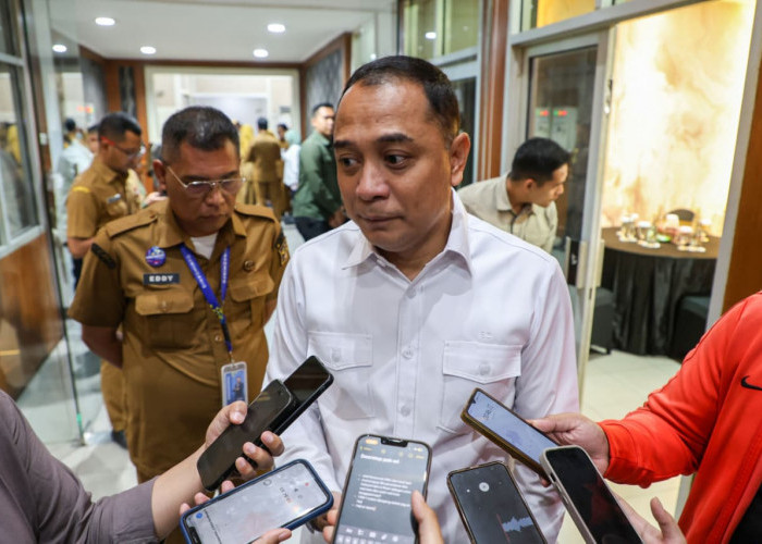 Hotline Lapor Cak Eri Terima 400 Aduan Warga Surabaya Setiap Hari