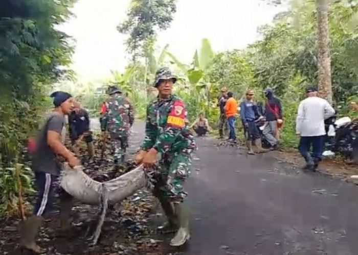 Kolaborasi Tanpa Sekat, TNI dan Warga Burno Kompak Jaga Kebersihan Lingkungan