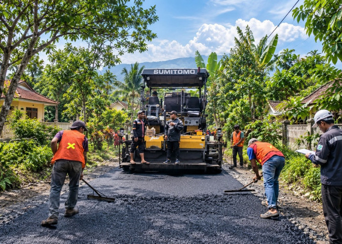 Dinas PUTR Lumajang Genjot Perbaikan Jalan Rusak, Ini Harapan Endah Mardiana